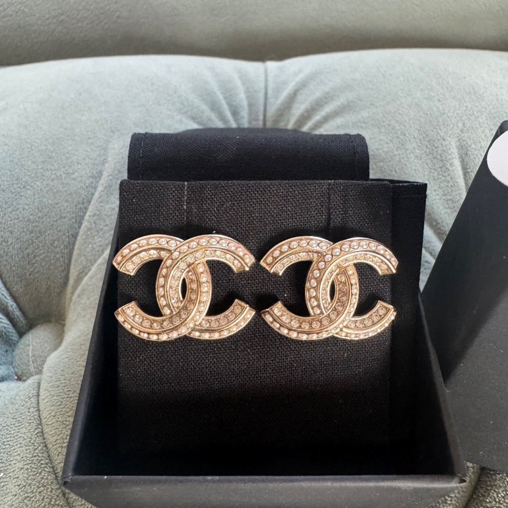 Chanel earrings - Picture 2 of 6